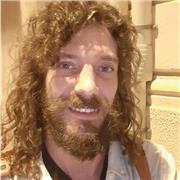 Buonasera, 
Mi chiamo Giuseppe Todaro, laureato in Economia e Commercio. 
Sono disponibile a ripetizioni per scuole medie inferiori e superiori, nonché studi universitari relativi l'ambito economico-giuridico